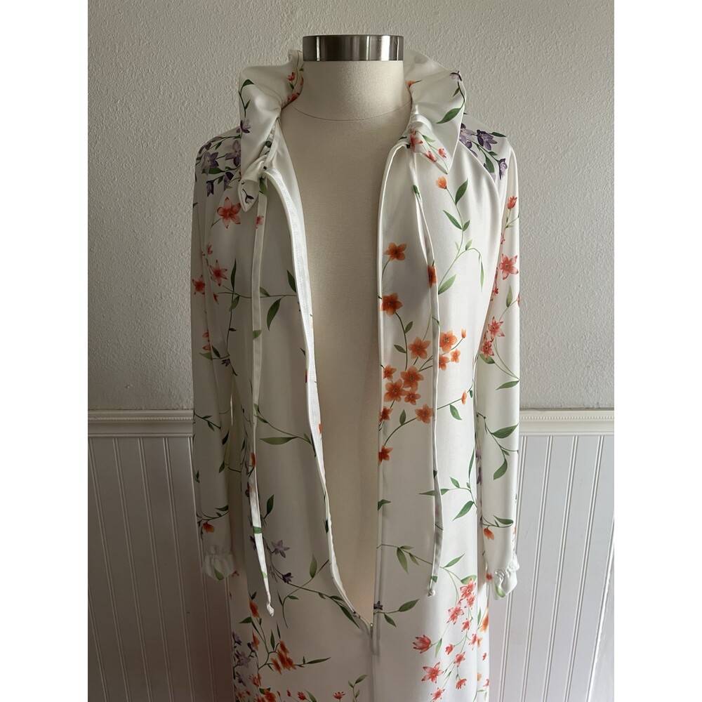 Vintage 60s 70s House Coat Robe Ruffle Neck White Orange Purple Floral Medium - Picture 3 of 15